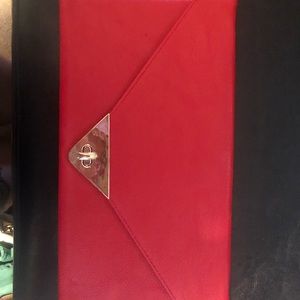 Red clutch